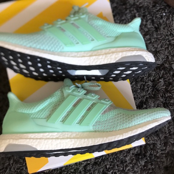 *SOLD* Adidas Mint Ultra Boost - Picture 2 of 8
